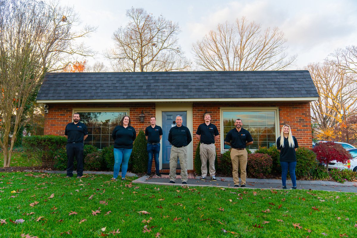 DillardAlarmCo's tweet photo. 🥳 @DillardAlarmCo wishes you a peaceful and prosperous new year!⁣
⁣
#fxbg #honeywell #happynewyear https://t.co/J4bKPNElFs