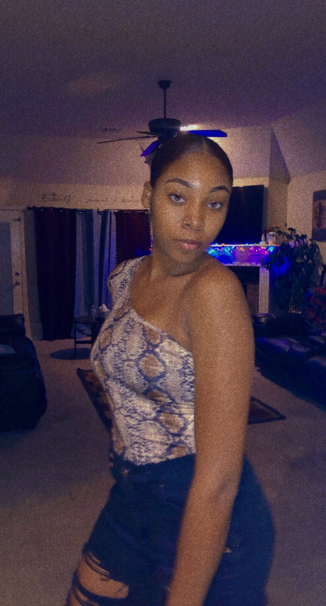 TimiyahWalker's tweet image. Happy new year!!🥂🥳