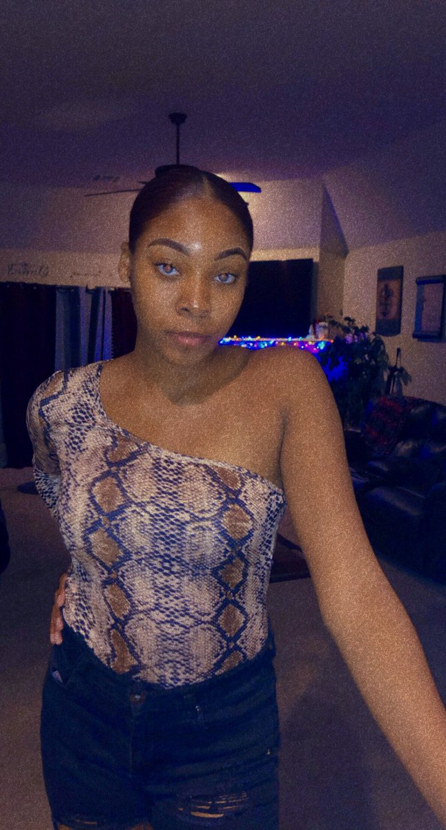 TimiyahWalker's tweet image. Happy new year!!🥂🥳