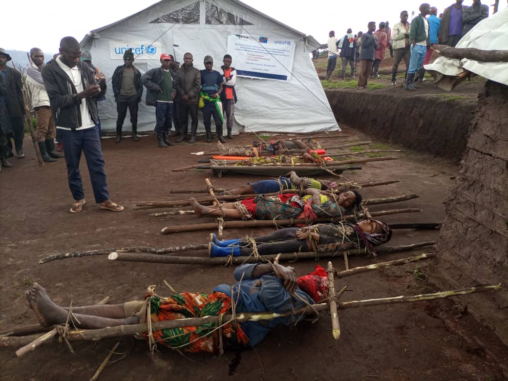 claudemisare's tweet photo. Au moment où le monde entier célèbre la fête de nouvel an,Uvira est en deuil. 
Pour ns rappeler le massacre de makobola,l'oeuvre du RCD d' Azarias Ruberwa ;le groupe armé Banyamulenge du col.dechu Makanika Michel vient de tuer 6 personnes ds le village de kibindibindi/bijombo. https://t.co/0MUCriitto