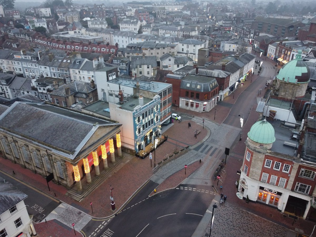 MarcusNovius's tweet photo. A misty quiet new years day 
#tunbridgewells https://t.co/Qkk0YbXXMG