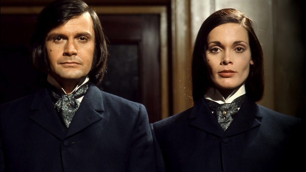 1. DR JEKYLL & SISTER HYDE (1971)A new favourite for me. Friends introduced me to this one during 2020. I especially love it for how it plays with the gender binary, and because it just oozes style all over. I hope you check it out! #Horror365