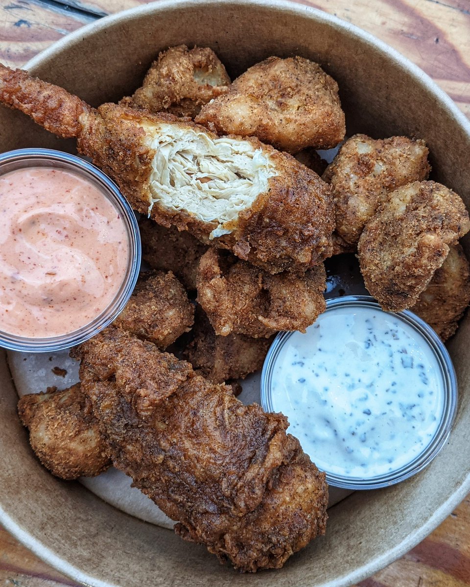 🍗 BUCKETS A TENNER 🍗

This VEGANUARY you can come and COLLECT a CHICKENISH BUCKET for just £10 !!!

We're hoping this is tempting enough to bring down your non-vegan friend and share a bucket of drumsticks, popcorn bites and two dips

chickenish.com