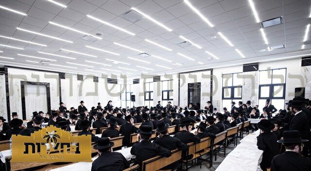 NiyesCenter's tweet photo. בילדער פינעם חנוכת הבית פארן נייען בנין הת''ת אין קרית יואל בנין גאלדשטיין https://t.co/JOEiFZSnzV