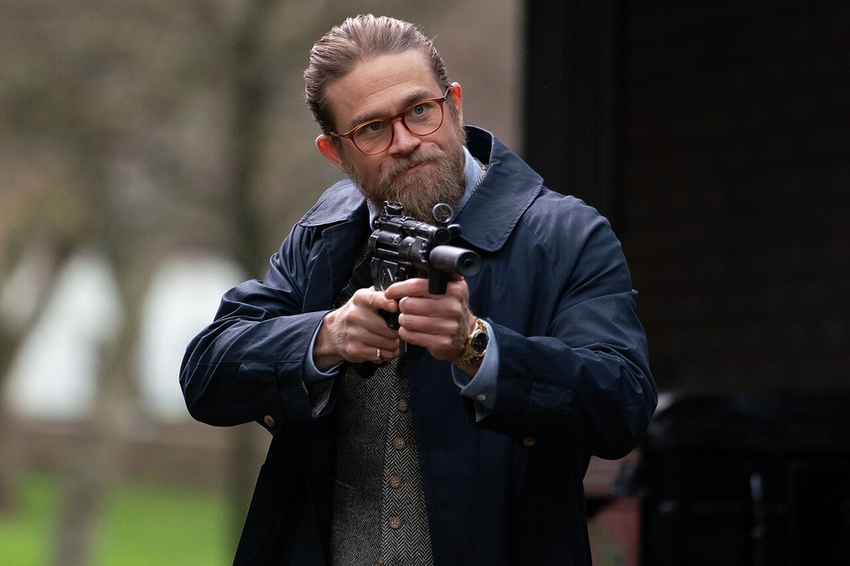 джентльмены чарли. джентльмены 2020 чарли ханнэм. джентльмены чарли. чарли хэннон джентльмены. джентльмены 2020 реймонд смит.