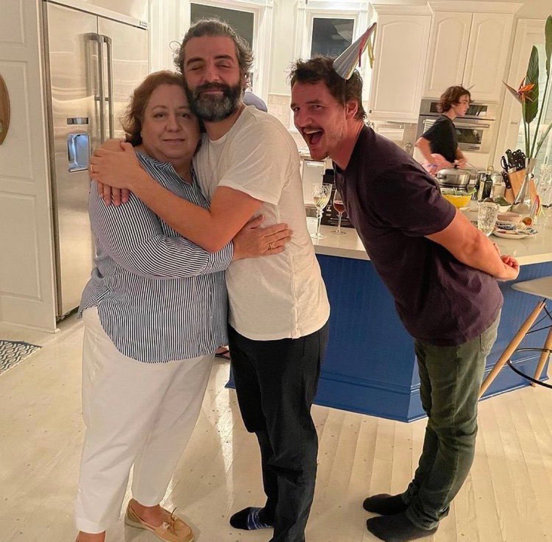 FilmUpdates's tweet photo. Pedro Pascal and Oscar Isaac celebrating the new year together. https://t.co/Ul6hJmWXhE