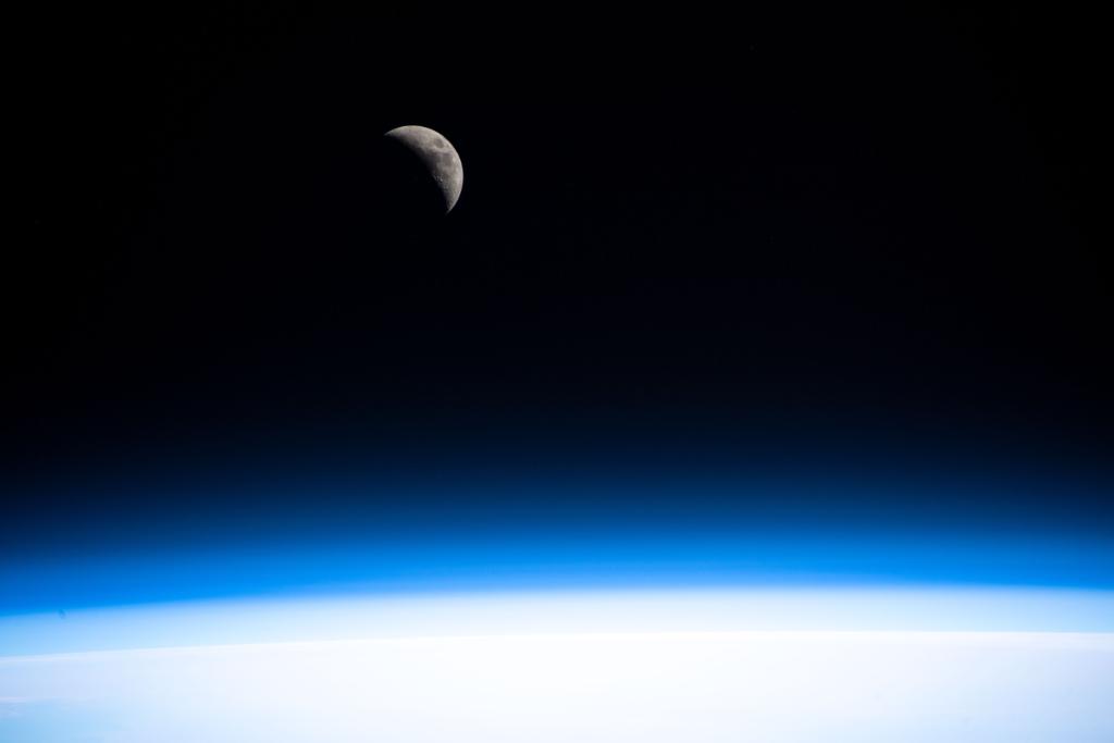 On this day one year ago, a @Space_Station crew member captured this photo, bringing us a glimpse of what #NewYearsDay looks like from space. As we begin a new year, we look back on all the #Artemis progress made in 2020 and look forward to another busy, exciting year ahead.