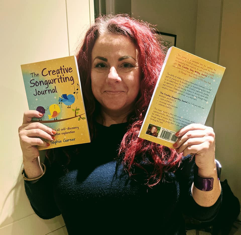ProjGetSinging's tweet photo. And finally an amazing choir leader but also a choir leader supporter. @sophiegarner1 runs Choir on line It's been a vital resource throughout the pandemic. Her voice is honest and true. Her group is a place of safety Thank you Sophie
#12Daysof2020 #ProjectGetSinging #MDBrunchuk https://t.co/paOMjzfeDH