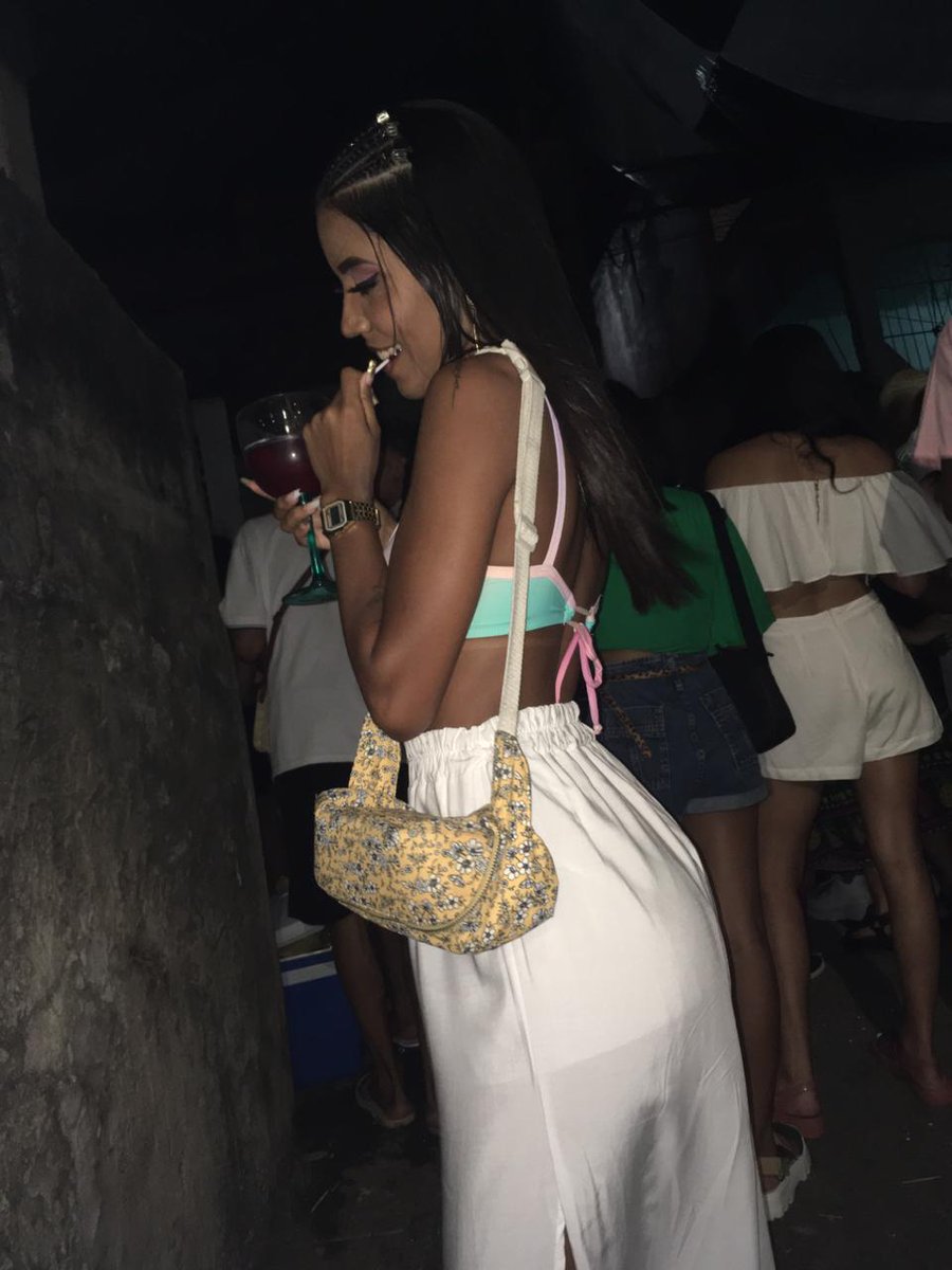 CostaLua6's tweet image. 2021 💫🌼🥂