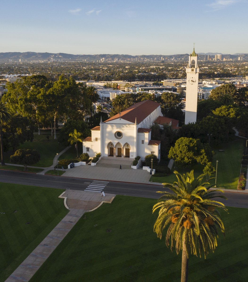 LoyolaMarymount's tweet photo. 2020 was a year unlike any other. And through it all, our Lions' perseverance and resilience inspired us, and makes us hopeful for a brighter 2021. Wishing our whole LMU community a safe and happy New Year.
#LMUTogether https://t.co/u7jCS0JeDG