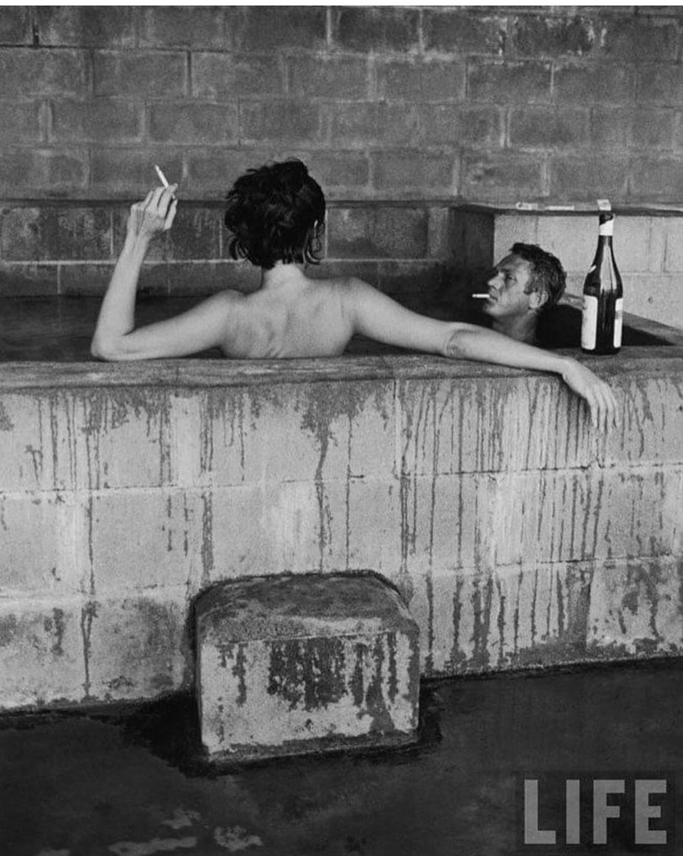 Happy new year ! 

Buon anno !

#life #reset #restart #newyear #2021 #mariellamartinato #mariellamartinatoparfum #lifestyle #lifestyleaccessories #luxury