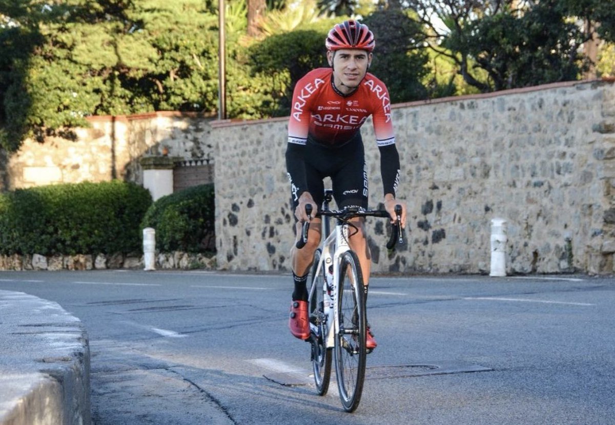 #VamosEscarabajos | Miguel Flórez <a href="/MiguelFlrez1/">Miguel Flórez</a> también estrenó los colores de su nuevo equipo @Arkea_Samsic para el 2021 en el que correrá junto a sus compatriotas Nairo Quintana, Winner Anacona y Dayer Quintana 🚴‍♂️🇨🇴🏆💪👏