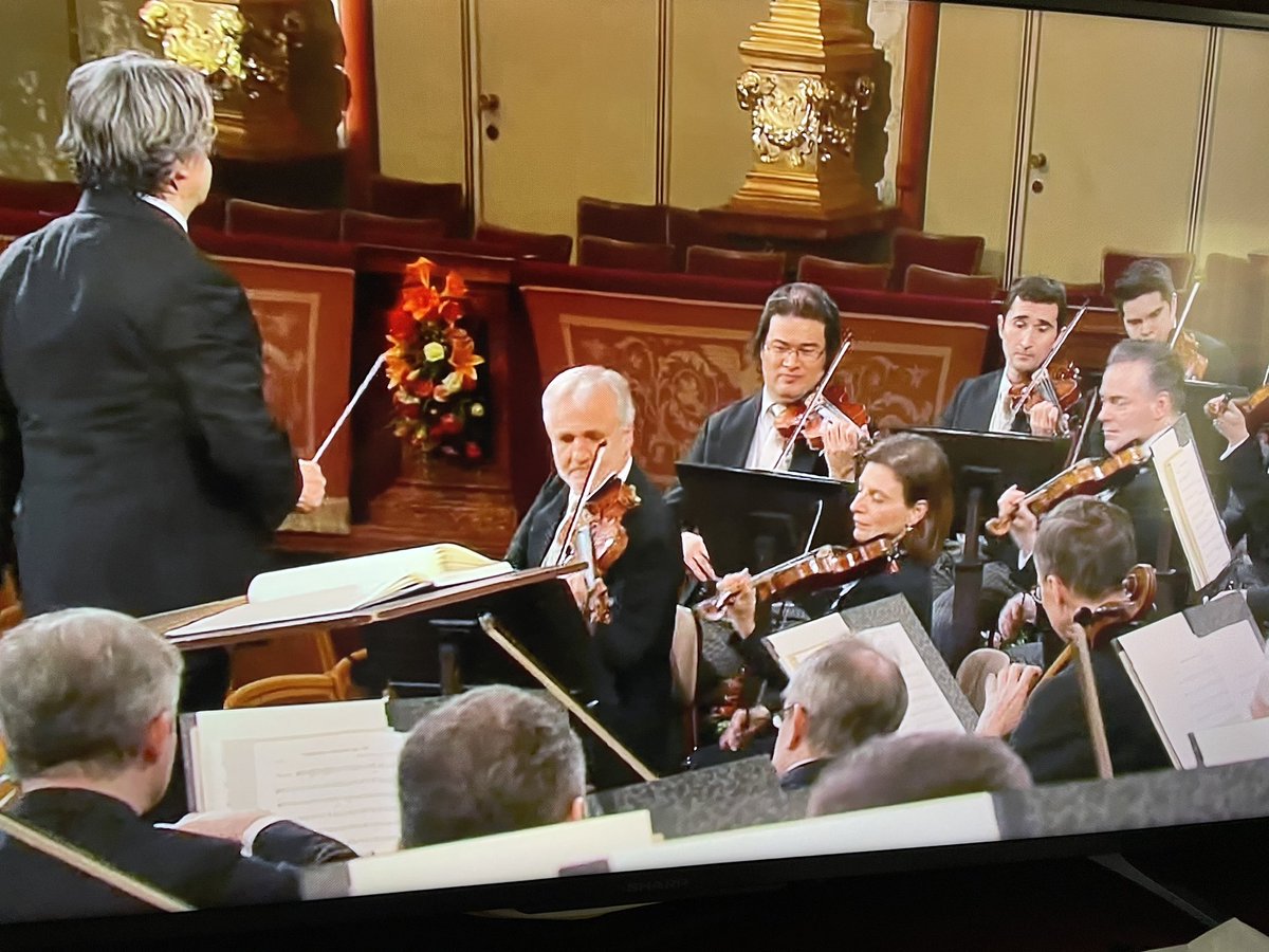 Boucherina_e's tweet photo. #Viennaphilharmonic thanks for all! Happy 2021 https://t.co/rSRrljm0mK
