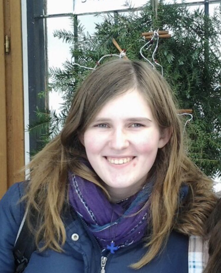 pieterwk's tweet photo. @PaulBlokhuis Wij moesten ruim 2 jaar geleden afscheid nemen van Hanna, voor altijd 22. Niet te bevatten, nog steeds niet. Veel sterkte voor jullie, beste Paul! Top hoe jij ondanks alles je fantastische werk voortzet! Dank 🙏 https://t.co/4kYfoPXZw2