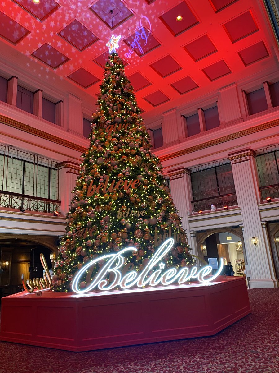 BobFiorettiChi's tweet image. Let us all have a happy, healthy, safe and prosperous New Year. #WalnutRoom #2021 #HopeFor2021 #Believe #HappyNewYear2021