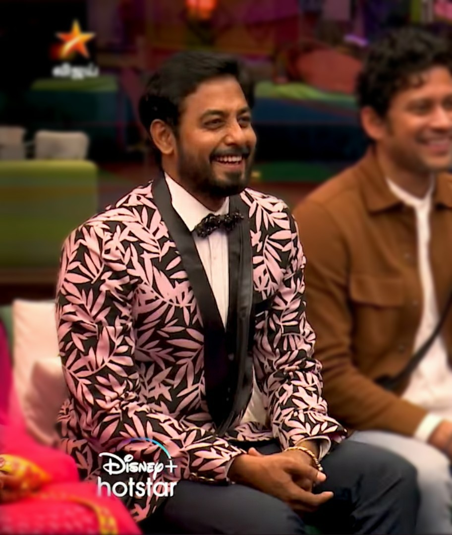 raafic_m's tweet image. Lets Settle This!
Like 👍: #Aari #AariArujunan
Retweet 🔁: #Balaji
#BiggBossTamil4 #BiggBossTamil #BiggBoss4Tamil #AariArujunan #BalajiMurugaDoss