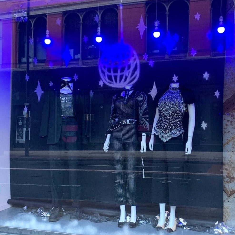 CowManchester's tweet photo. HNY FROM COW ✨ https://t.co/u5dJv5XE4u