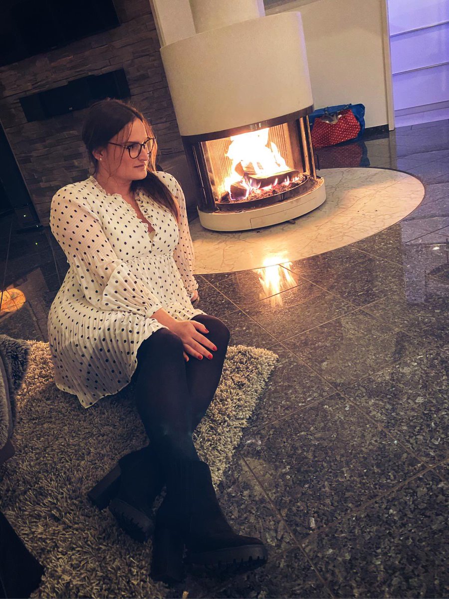 HollyBanks007's tweet photo. Happy new year 🤍
.
#new #year #january #nextchance #to #be #great #world #helthy #holly #germangirl #madeingermany #simpleme https://t.co/fFe65s9SmV