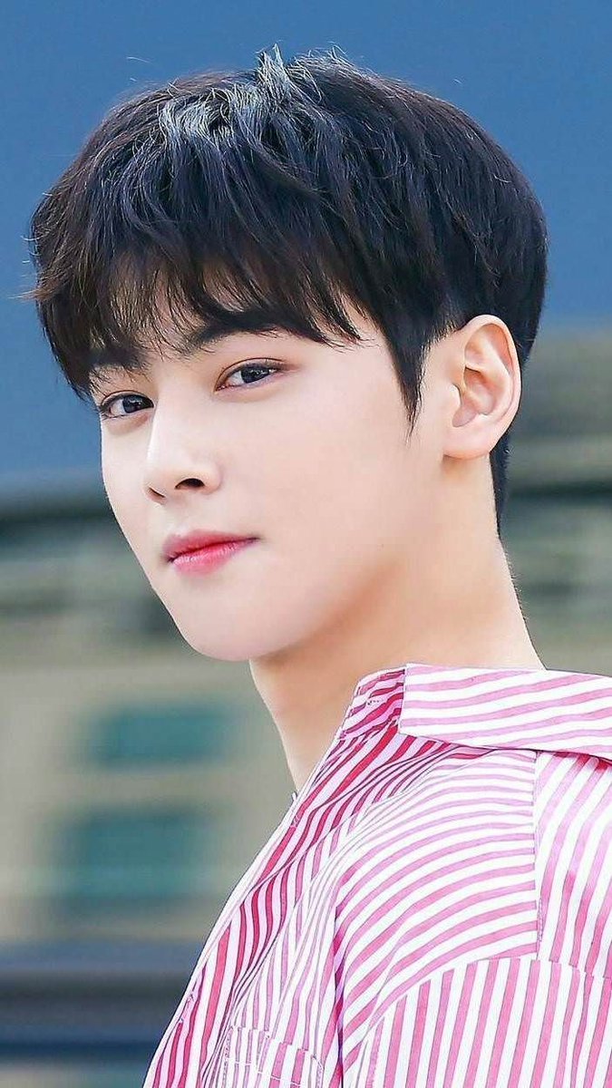 thveeh's tweet image. "Nunca corra atrás de homem "
Mais e se for  o Cha Eun-woo?? 
Ai tu não corre tu voa