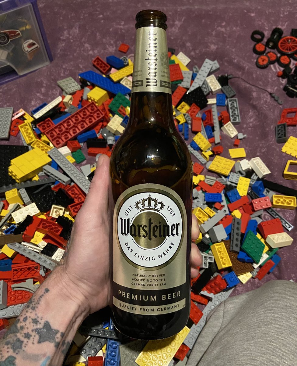 LittleJohn_RC's tweet photo. Early Beer-O-Clock time 😁 Oh and a bit of Lego thrown in too 👍😎 Day off tomorrow so going to enjoy my evening building another 1980’s set 👌 #Lego #BeerOClock #Warsteiner @WARSTEINER_UK #SeriousAboutBeer #GermanBeer #Lego1980s #WorkFinished https://t.co/mcggKRPDfG