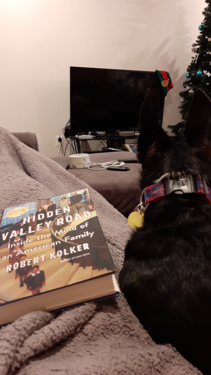 mellamoheidi's tweet image. Entering the new year by trying out this self-care thing I tell all my clients to do 😂

#TherapistProblems