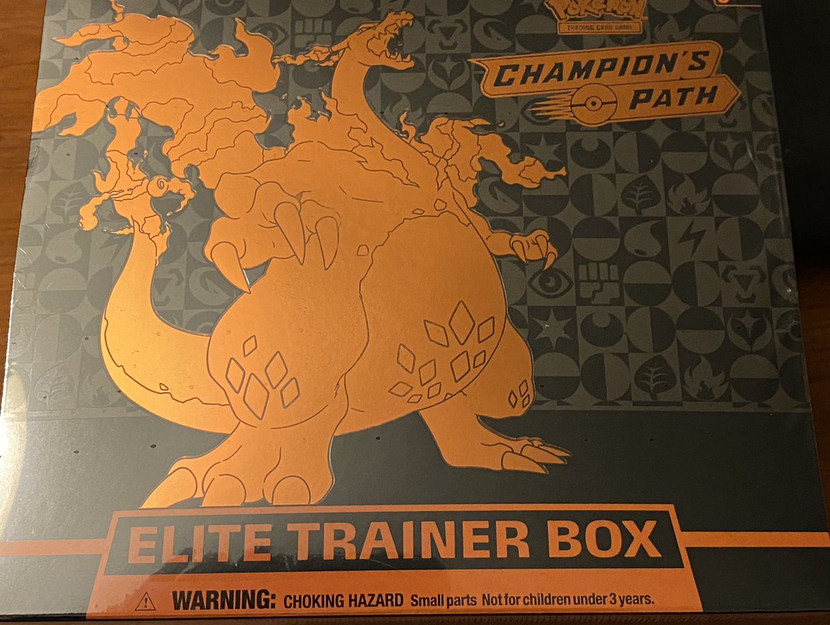 coltssportscard's tweet image. Well.... Starting 2021 early with a BANG!!!!💥🐉🪅🎉
——
Just pulled my first Charizard V from Champions Path!! @Pokemon
——
#pokemon #charizard #charizardv #vmax #thehobby #newyear2020
