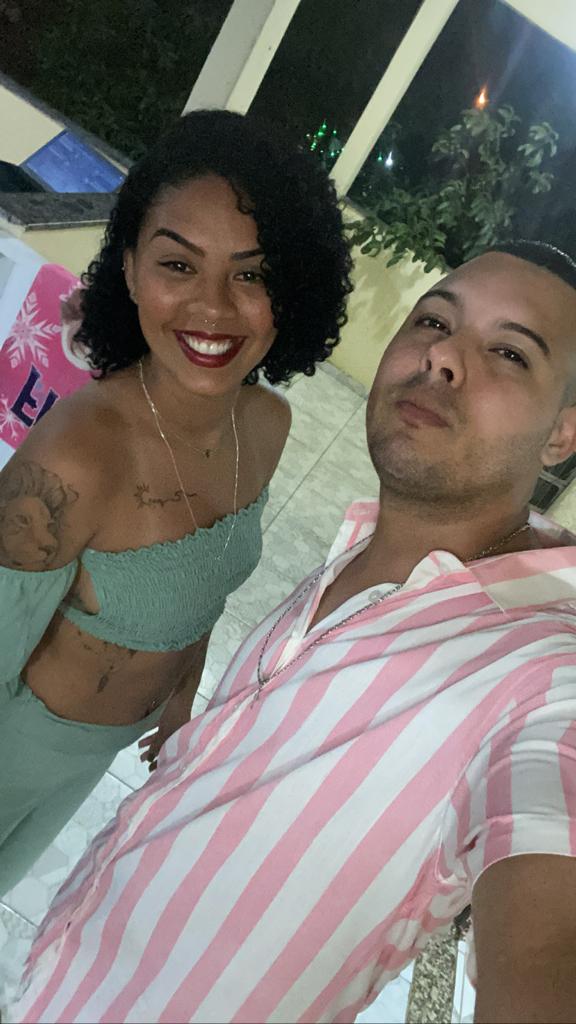 MirandaJonatam's tweet photo. Primeiro Ano Novo juntos, que venham muitos e muitos 🙌🏻🖤
@zcaroline13 https://t.co/0uACY2Lu4W