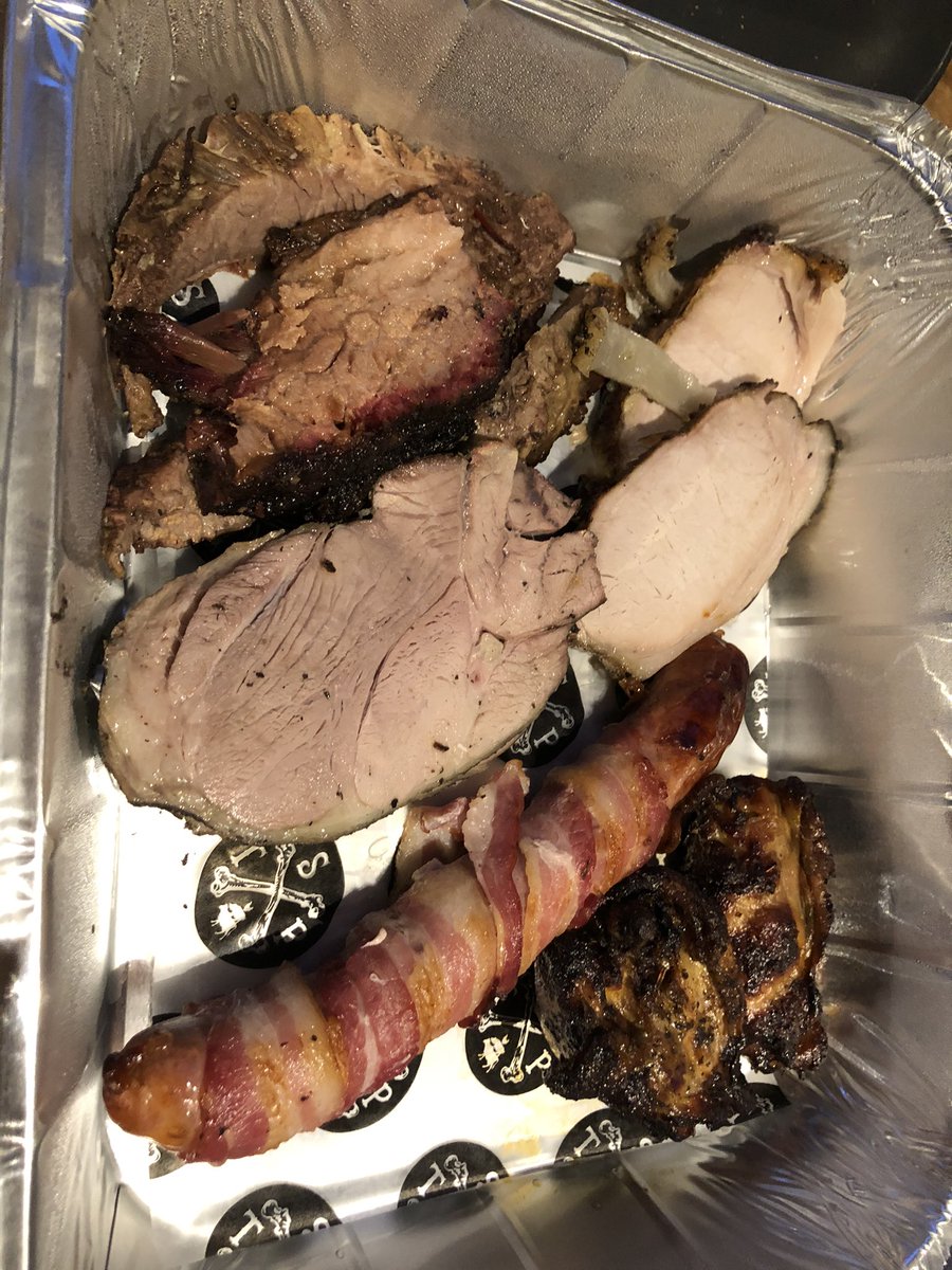 LouHedges's tweet image. Feeling #stuffed with @RobHiden1 thanks to the @The_Smoke_Pit’s amazing New Year’s Day Lunch takeaway feast! That’s the way to start 2021; with some epically yummy food! #firstdayof2021 #firstdayofthemonth #greatwaytostart2021 #newyearsday #thesmokepit #northampton #cowpigchicken