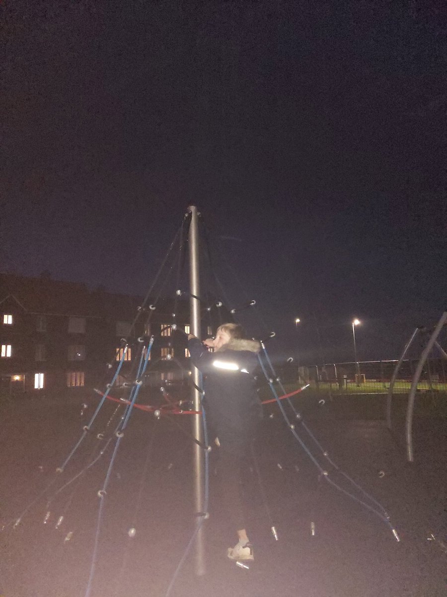 BedfordEllen1's tweet photo. Despite it being damp and dark not so little son needed to get out so we walked up to the brand new park with a frisbee and had a great time in the damp. #exerciselocally #HappyNewYear2021 https://t.co/it4qPGX9ES