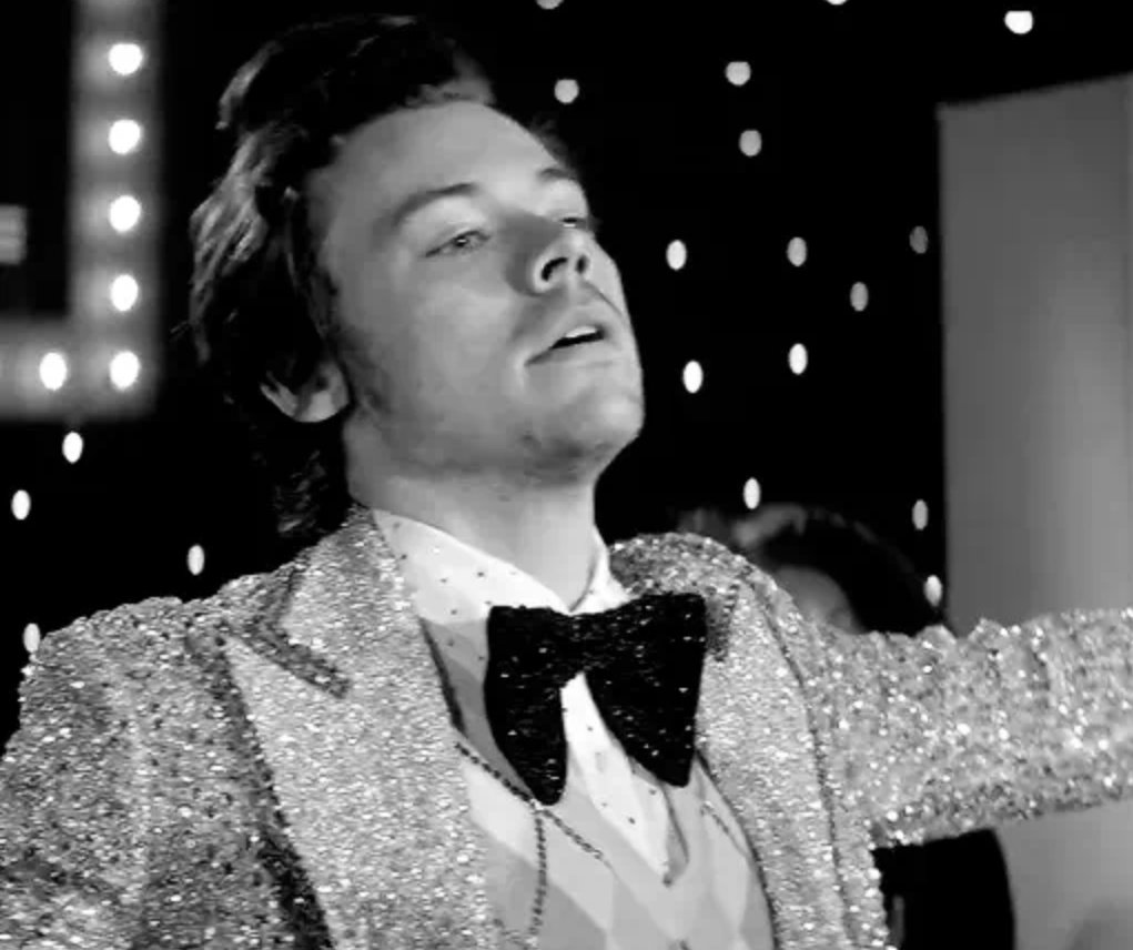 autorskormo's tweet photo. @Harry_Styles this is it
me:                          harry: https://t.co/ixAtXMDvTl