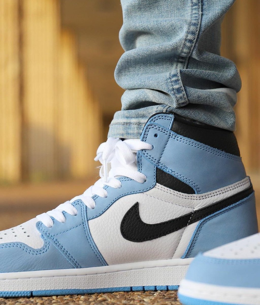 university 1s on feet