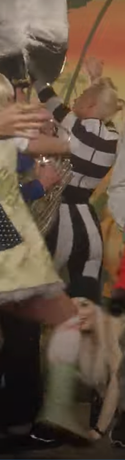 The Sweet Escape-Gwen