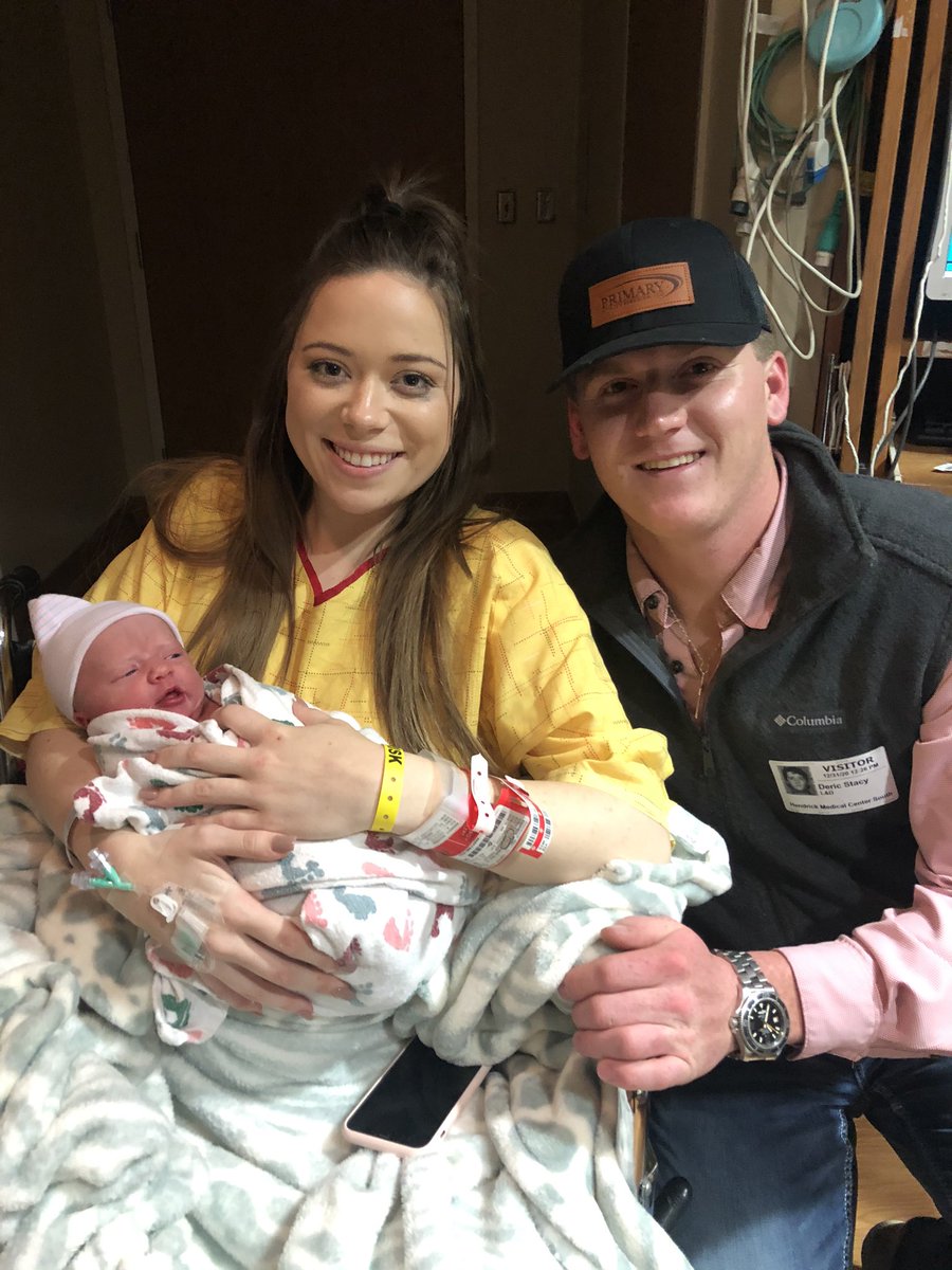 Deric_81_12's tweet photo. Happy New years from my family to yours! Miss Tynlee Scott Stacy entered the world at 6lbs,3oz, 19 inches long on New Year’s Eve, 2020 at 7:35 P.M❤️ I am so in love with you my sweet princess❤️ You are a slice of heaven on earth and I can’t  be anymore blessed to be your daddy❤️ https://t.co/GqVY3arM1V