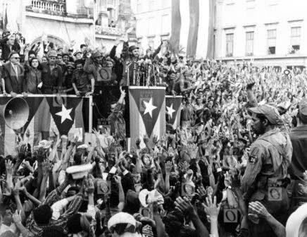 Rebeldes victoriosas o 1 de xaneiro de 1959 en #Cuba. 
Triunfo e vida da revolución, exemplo para o mundo 💜🙌🏽

#Aniversario62