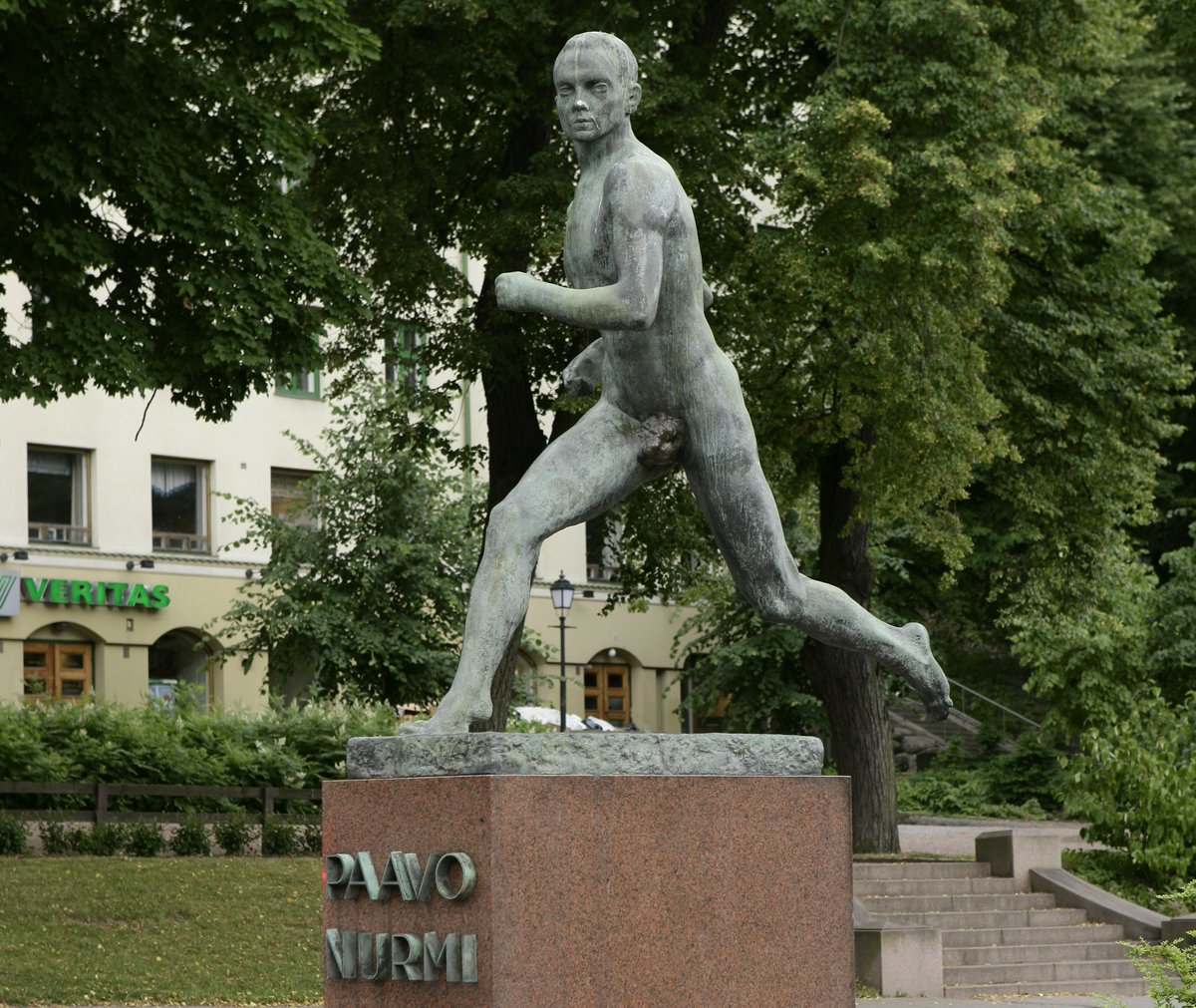 We passed his statue in August.Me: - Paavo Nurmi is said to have "run Finland onto the map of the world".Husband: - Because he ran naked?Me: - He did not run naked!If a statue was ever made for my honor, don't make it a nude statue (unless it's somehow very relevant).