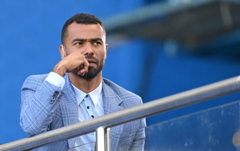 Marbella at dusk. White suit, black shirt. Margaritas, señoritas. “The owner corjally invites you to 'is table”. Leathery 60-somethings, not yet sniff-retired. Chelsea banter. Arsenal banter. Cheryl banter. Sheepish laughter at casual tales of ultraviolence. “Bangin’ night, fam!”