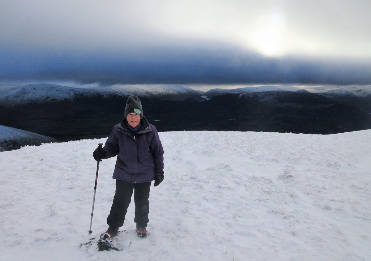 StanLeigh18's tweet photo. #LonscalePike & #LonscaleFell walk today from an icy #GaleRoad
- The long haul to the summits
- Burnt Horse ridge with Great Calva beyond
- Lonscale Pike summit - Tewet Tarn to the right of Frances' left shoulder with Thirlmere beyond
- Keswick, Derwentwater with NW Fells beyond https://t.co/TcNqijNRgp