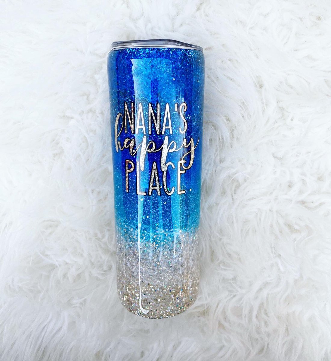 CheysCups's tweet photo. HAPPY NEW YEAR🎆

So thankful for all of the support and love I received in 2020 for this small business of mine. I appreciate you all and look forward to 2021💕

#cheyscups #tumblercups #customepoxytumblers #epoxytumblers #customcups https://t.co/Sv8YKIqrAy
