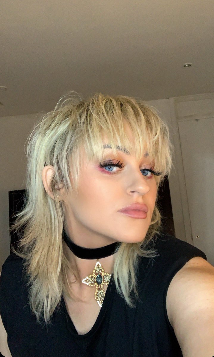 View Miley Cyrus Hair Mullet Pictures