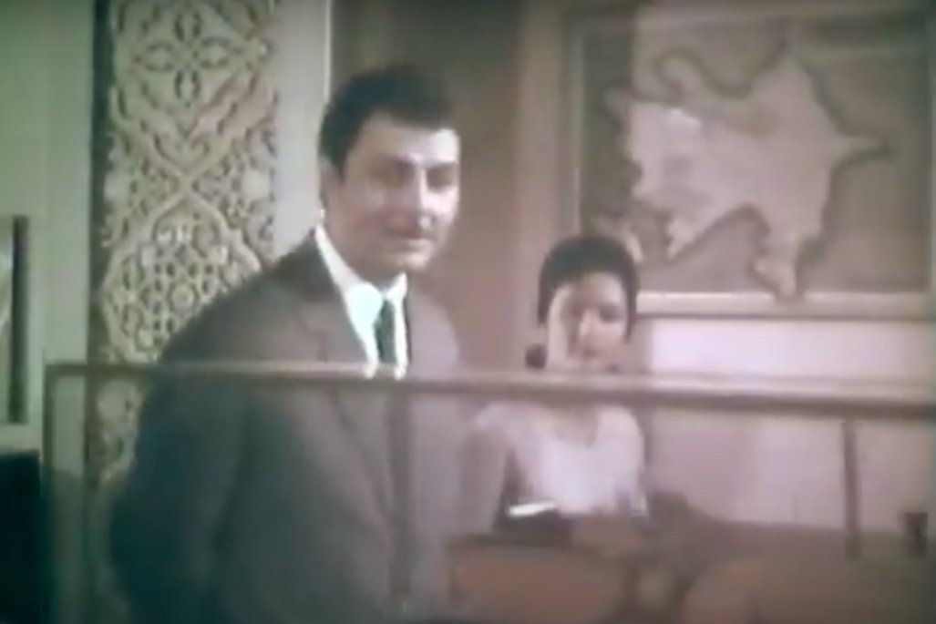 Scene from the Soviet film, named "Where is Ahmed?" (1963). 
Pay attention to the map behind the main character. On it Karabakh is a part of the Azerbaijan SSR.
#KarabakhisAzerbaijan  🇦🇿