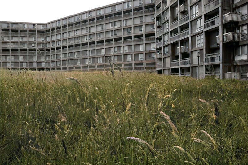 développements de haute tour sur le continent. L’un de ses compagnons de voyage était le conseiller Lambert, qui a plus tard décrit comment « la construction de compositions architecturales au sommet des collines produit progressivement quelque chose de la fascination des villes