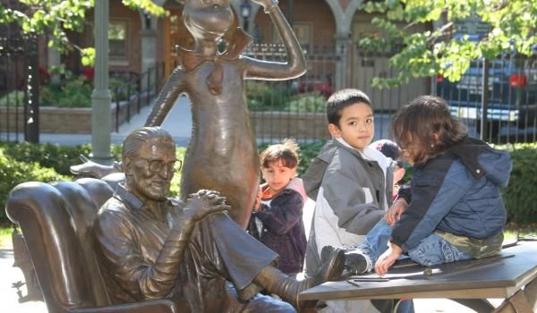 SpfldMuseums's tweet photo. Seuss in Springfield! 

Explore wonderful educational activities offered throughout the year for children, families and school groups:  https://t.co/Rta6QRvD8F
#SeussInSpringfield https://t.co/ojWDKZzbdZ