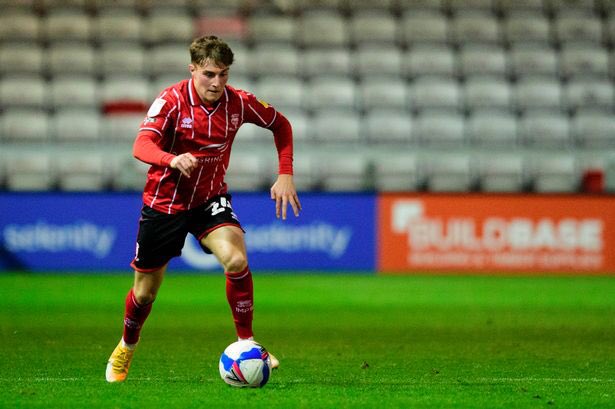 Robbie Gotts has had a bright start to life at Lincoln helping them the top of League One, impressing at both right back and in midfield! Gotts will be hoping to get a run of successive games under his belt in the second half of the season as Lincoln push for promotion  #LUFC