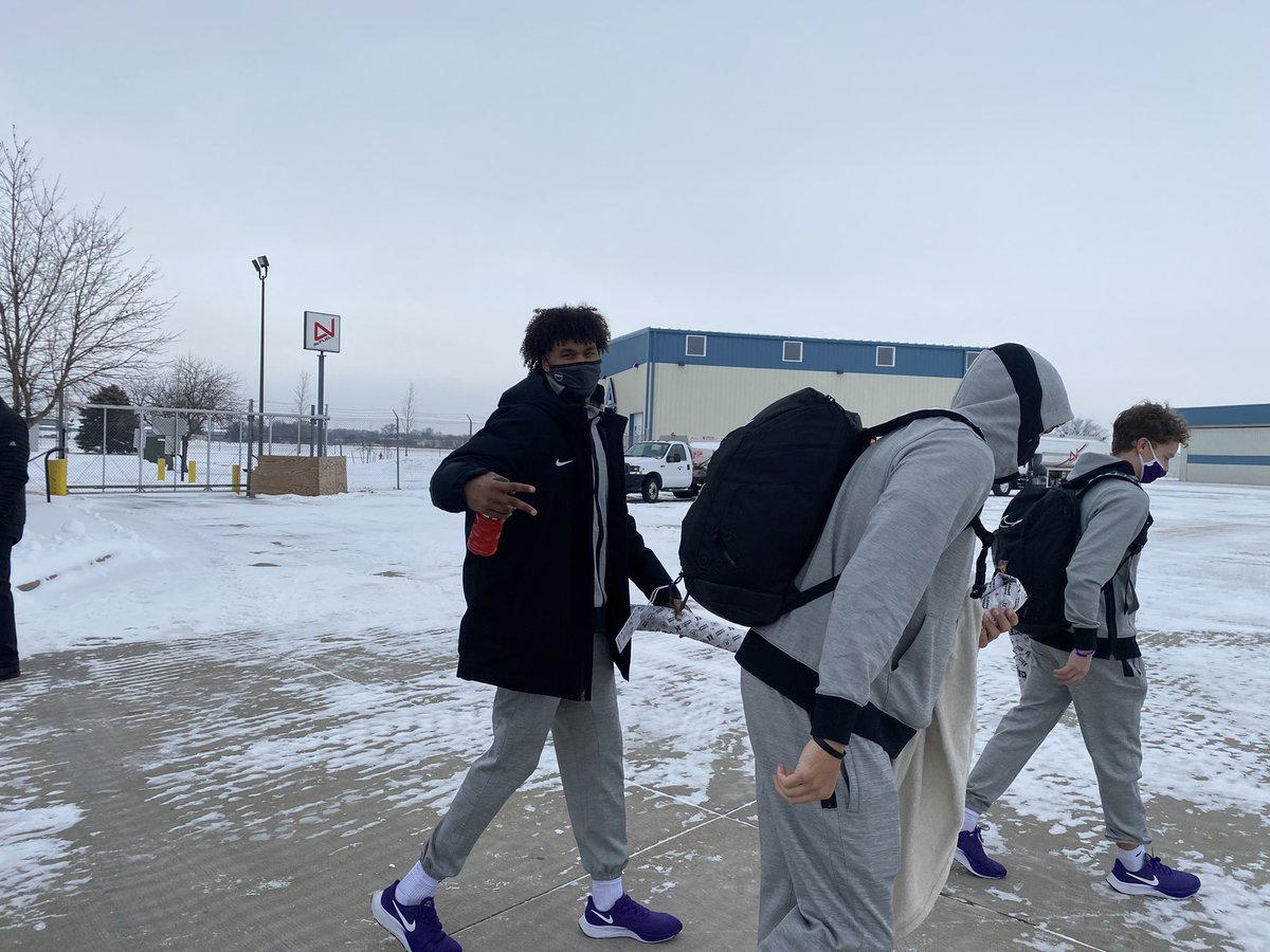 UNImbb's tweet photo. Off to Evansville!
#UNIFight
#UNIFlight https://t.co/fa0idgwyIi