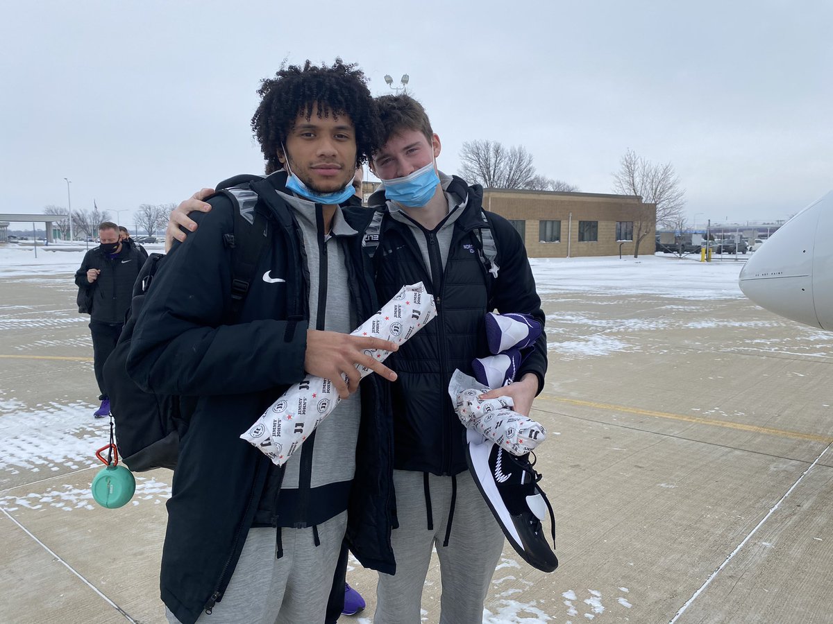 UNImbb's tweet photo. Off to Evansville!
#UNIFight
#UNIFlight https://t.co/fa0idgwyIi