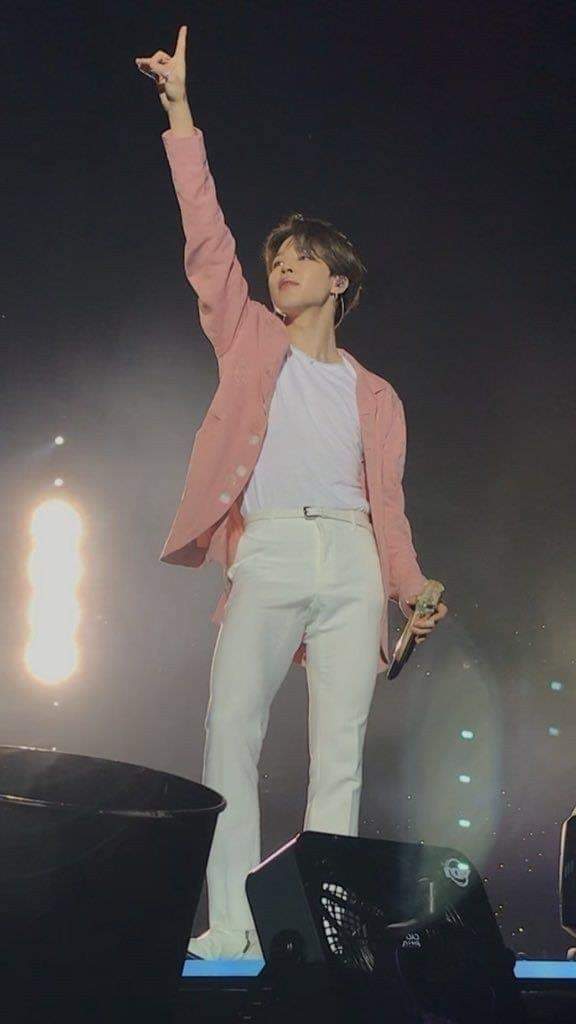 mjaria_2810's tweet photo. One minute to appreciate the perfection of Jimin-ssi 😍❤️
#Jimincutie #Jiminbeautiful
#Jiminlovely #Jiminhandsome
#Jiminbestsinger #Jiminprince
#Jiminpretty #Jiminperfect https://t.co/0FfUKXGwD4