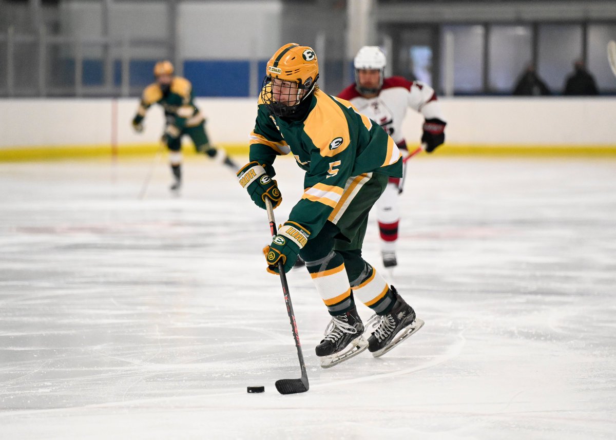 northshorepx's tweet photo. Senior Highlight: Jack O'Sullivan

Not to be outdone by fellow Senior Schultz, O'Sullivan worked in 5 points over the past 3 games for the EAGLES!

@SEHSicehockey match ups:
🍎 US+New Trier+Sylvania Northview (2)
🚨 Sylvania Northview

@wearesteds @sehsathletics @hockey_ohio https://t.co/BMBTKfhYbm