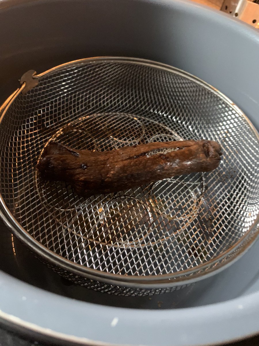 60 minutes has elapsed, 60 minutes remain. I have been advised by fellow scientists to allow the hotdog and the air fryer to cool off before continuing. The air is thick with hotdog flavor.