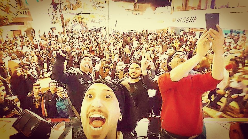 #TBT Sağlıklı ve müziğin susmadığı bir yıl olsun #türkçerock #türkrock #turkrock #turkcerock #keşfet #kesfet #takipçi #takipci #beğen #evdekal #evdekaltürkiye #keşfetteyizz #keşfettengelenler #keşif #müziğinsusmadığı #müziginsusmadıgı