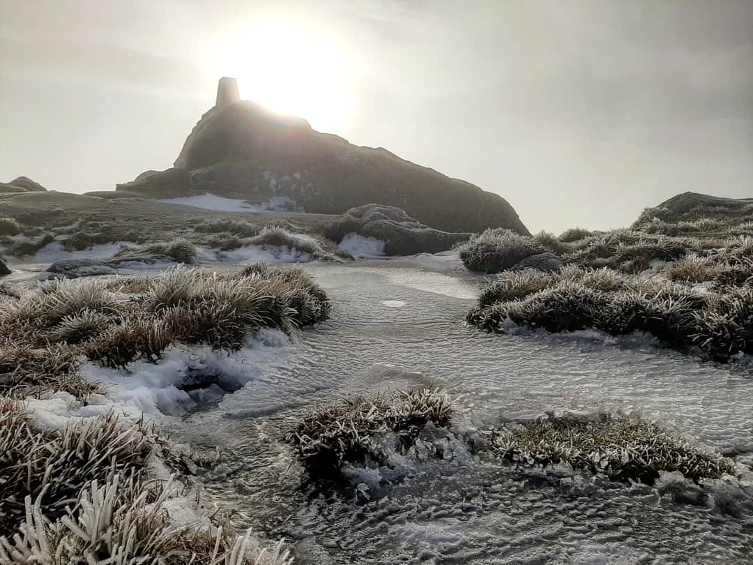 Come in 2021...we've been expecting you 🥰
Beautiful day on the hills to kick off the year 🤩
#cooleymountains #hiking #naturesgym 
<a href="/VisitCford/">VisitCarlingford</a> <a href="/CarlingfordIRE/">Carlingford Lough</a> <a href="/IAAT_ie/">Ireland's Association for Adventure Tourism</a> <a href="/GoToIrelandCA/">Tourism Ireland</a>